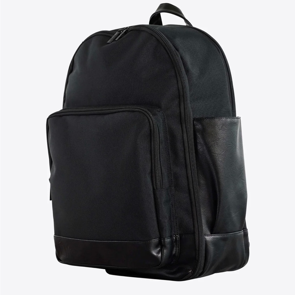 BEIS THE TRAVEL BACKPACK IN BLACK